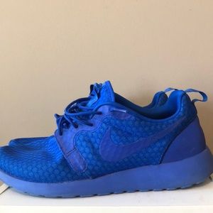 blue roshes mens